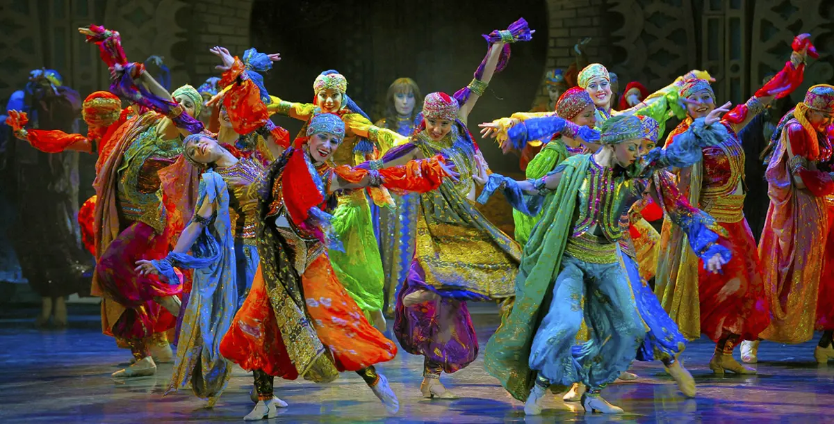 "طريق الحرير" الراقص.. من الصين إلى بعلبك