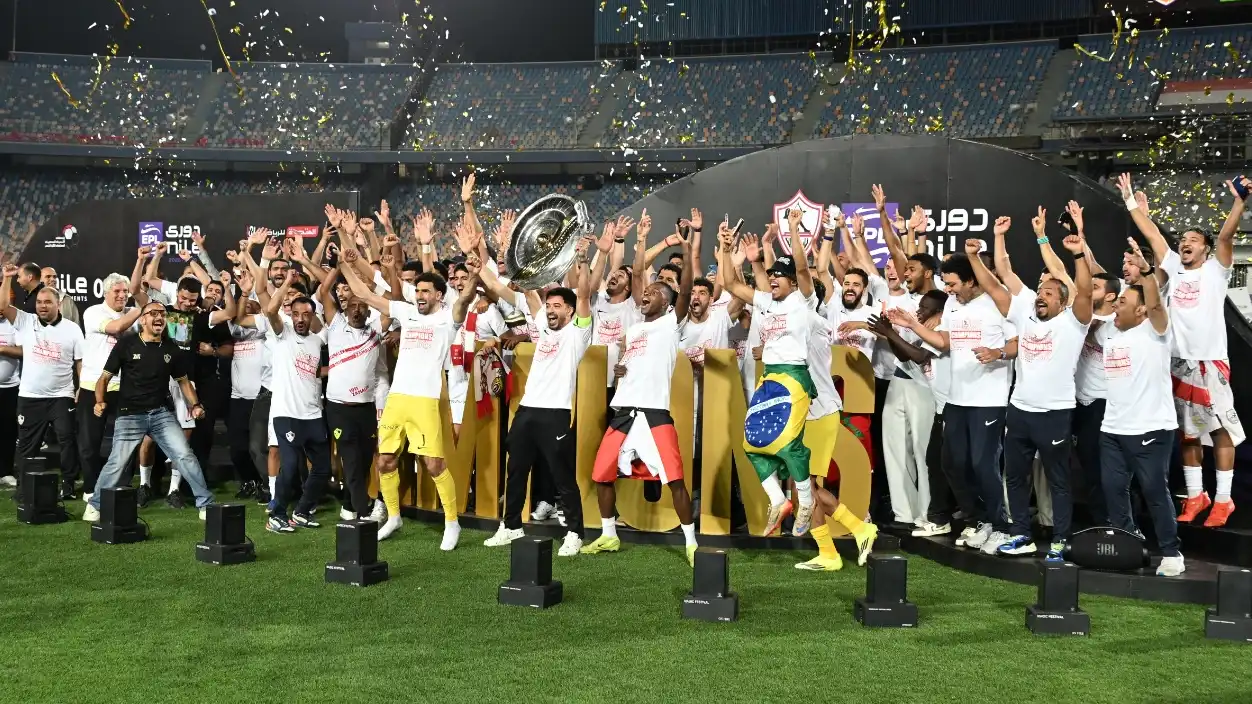 دموع صلاح عبد الله تتصدر احتفالات النجوم بفوز الزمالك بلقب الدوري