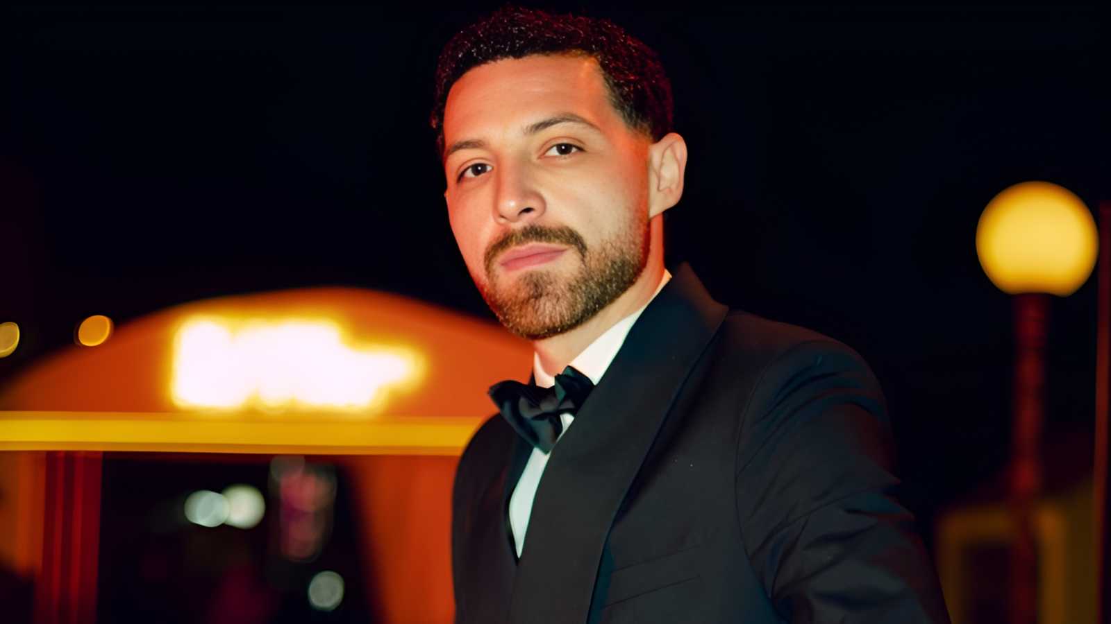 زوجة محمود حجازي: طلب مني أموالًا مقابل الطلاق