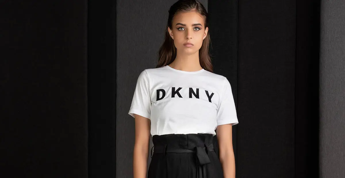 DKNY تطلقُ مجموعة "ريزورت 2018" الحصرية بالشرق الأوسط