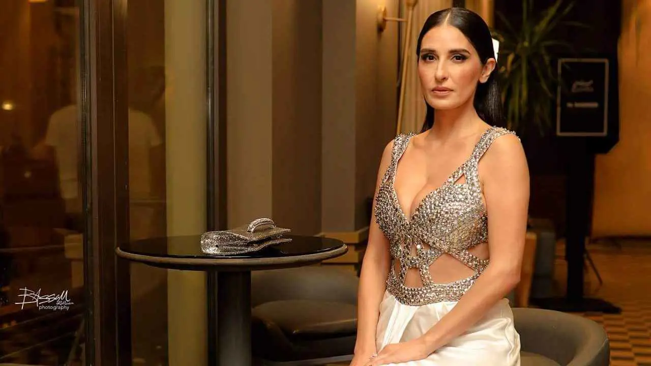 فاطمة ناصر تطلق عروض فيلم برزخ في تونس