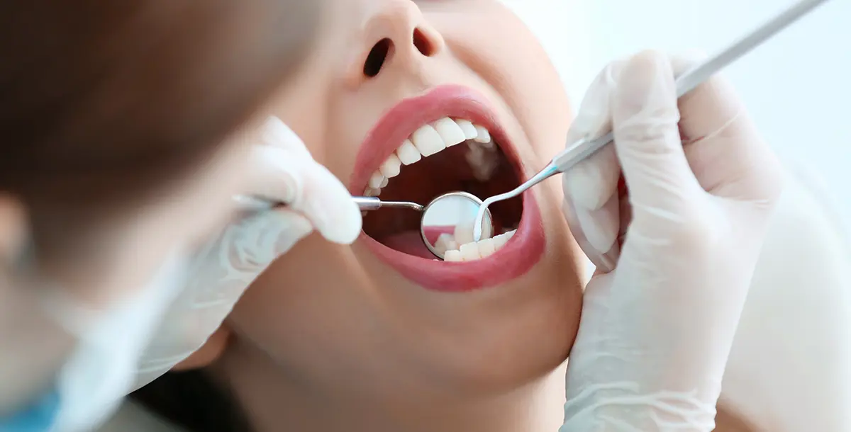 لن تصدقي.. أطقم الأسنان الاصطناعيّة تسبّب هذا المرض الخطير!
