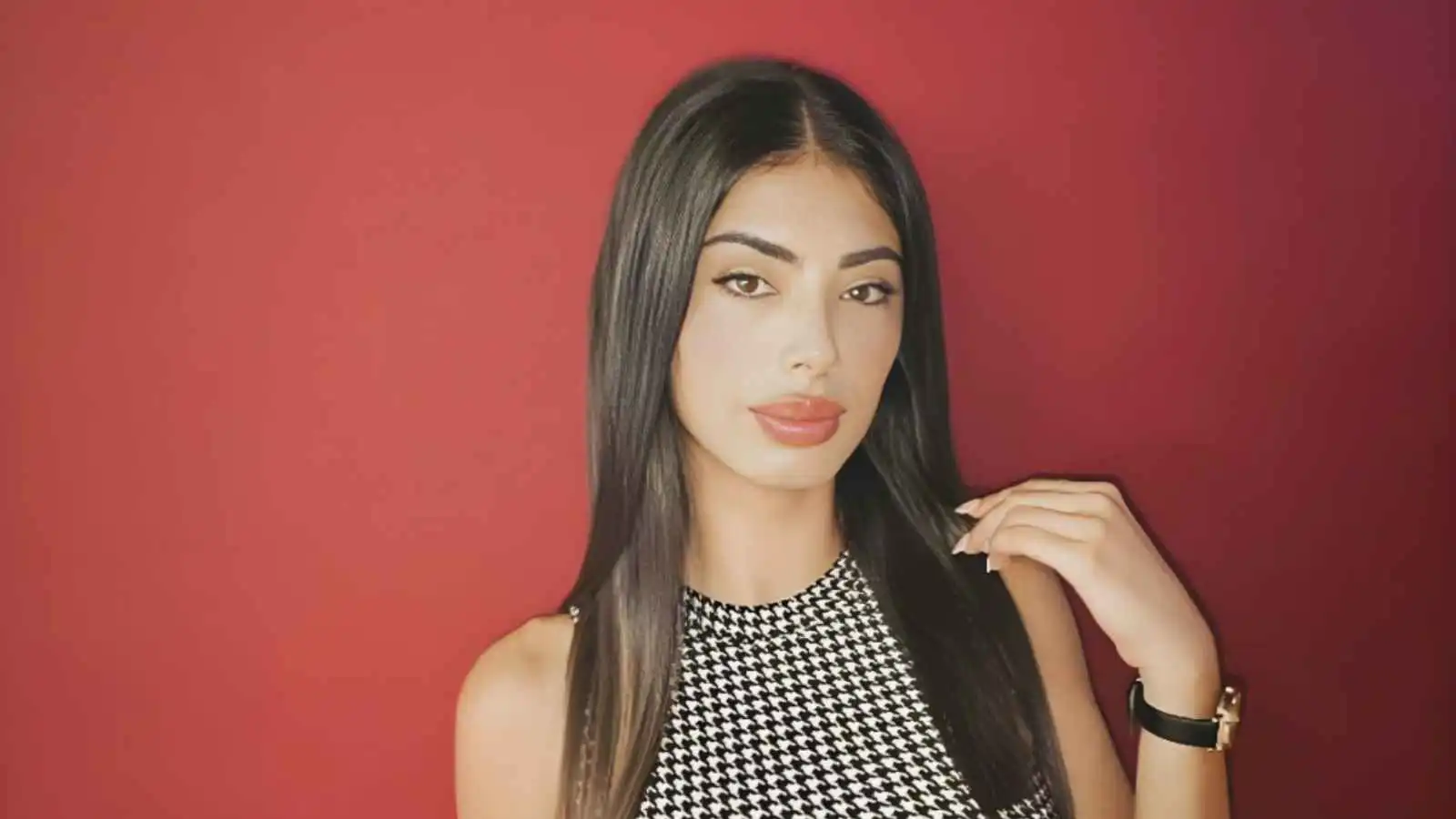 سارة زعيتر تتبنى حملة "لا تتنمّر" في مسابقة ملكة جمال العرب