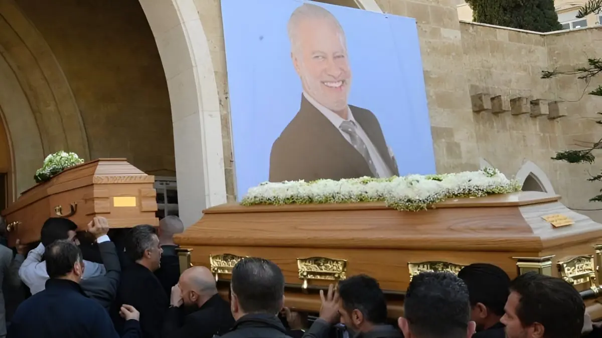 لقطات مؤثرة من جنازة فادي إبراهيم ووالدته بحضور نجوم لبنان