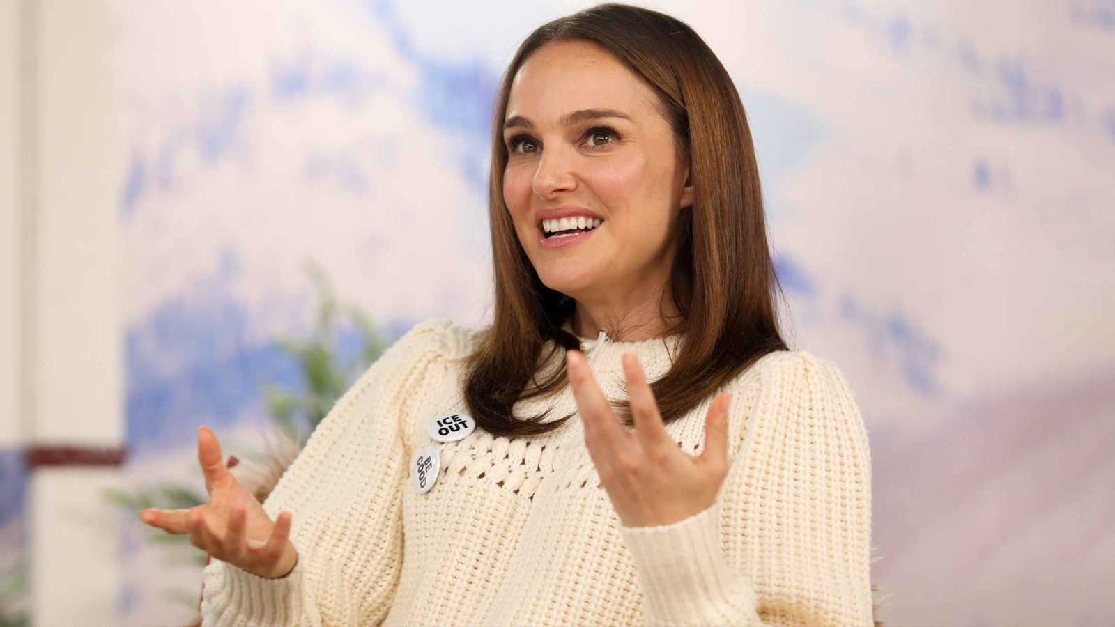 ناتالي بورتمان تفاجئ الجمهور بحمل جديد في سن الـ44 