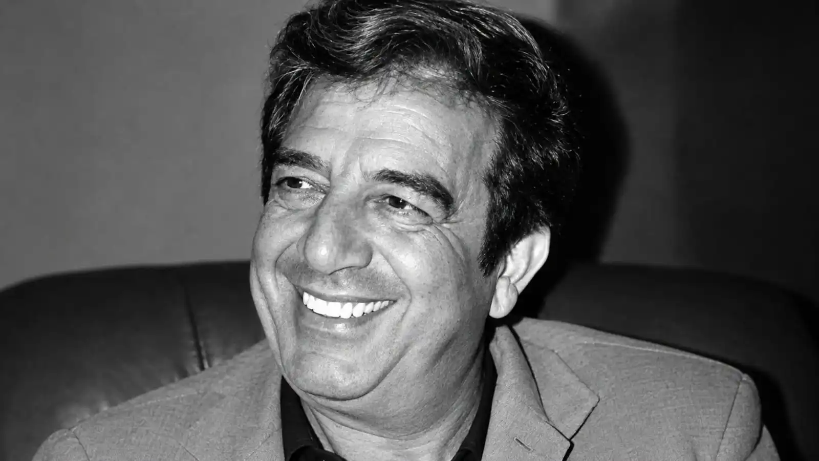 من هو سيد أحمد أقومي؟ أيقونة الفن الجزائري عبر 6 عقود