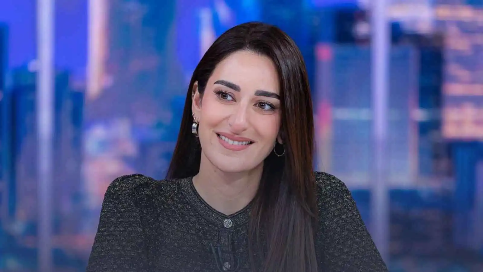 قصة غير متوقعة وراء تراجع أمينة خليل عن عملية تجميل الأنف