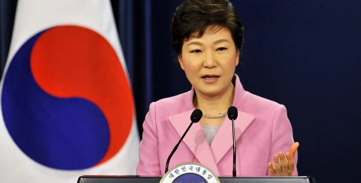 هل تورطت رئيسة كوريا الجنوبية في فضيحة مع صديقتها؟