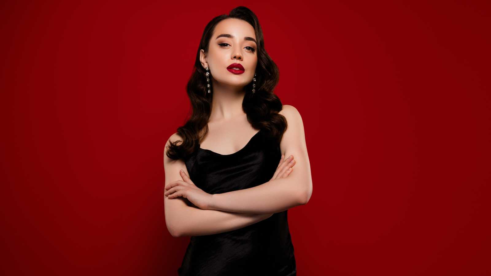 اللون الأسود بإطلالات عصرية لرأس السنة