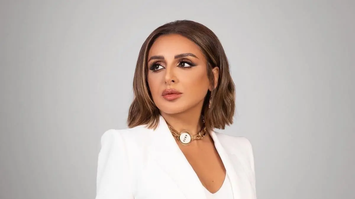 أنغام ترفض الرد على سبب تعاونها مع منتج شيرين عبد الوهاب (فيديو)