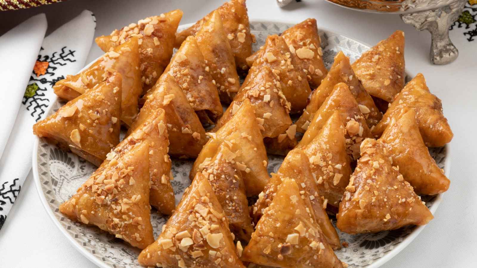 طريقة تحضير "بريوات اللوز".. بأسهل طريقة