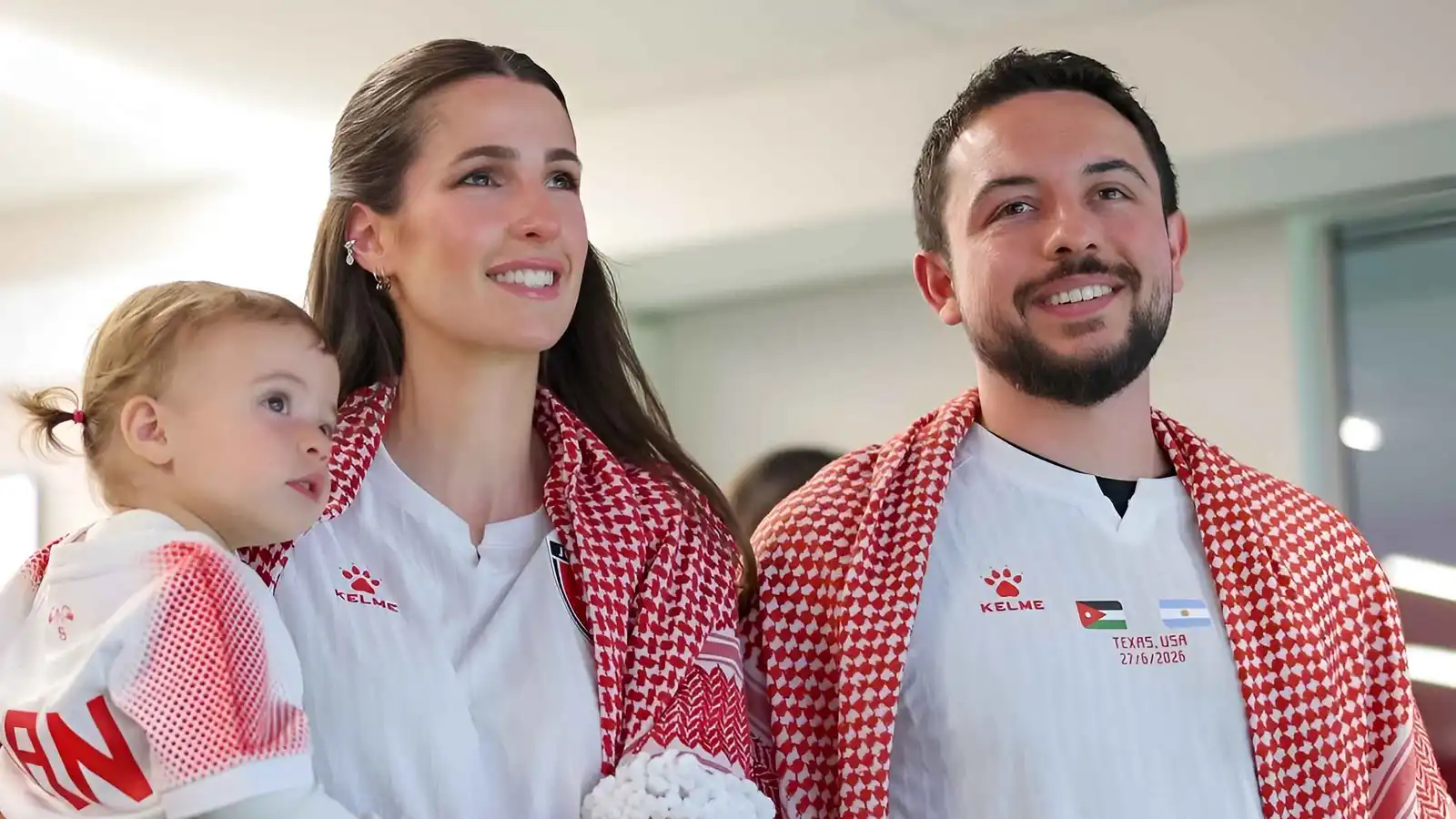الأميرة إيمان تخطف الأضواء بحذاء "الكاوبوي" في مباراة الأردن والأرجنتين