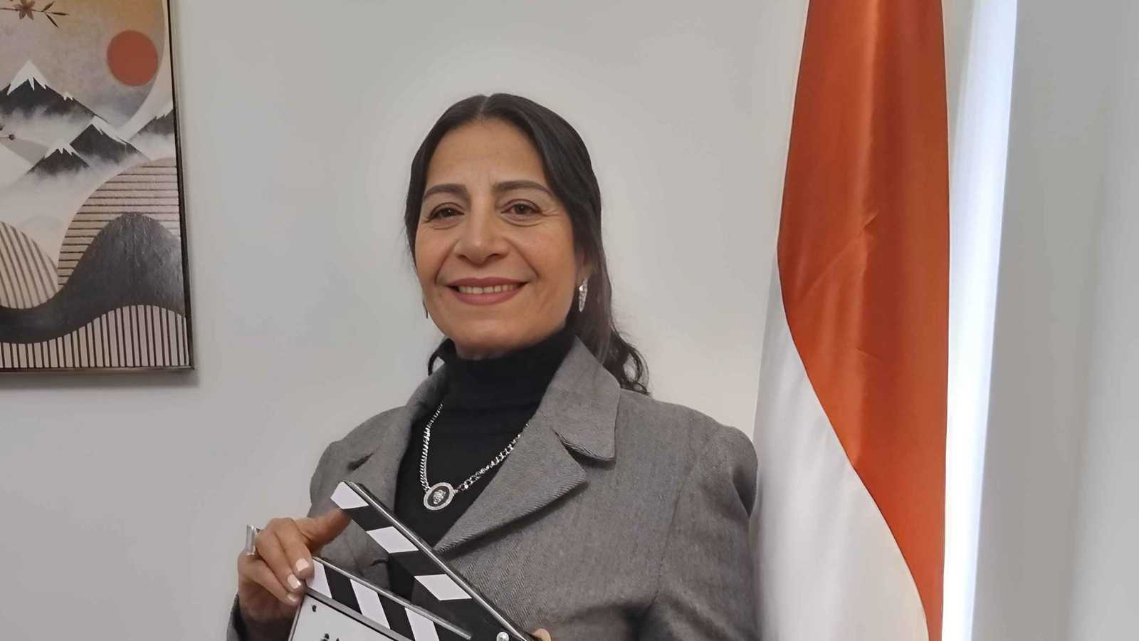 بعد 22 عامًا.. عفاف مصطفى تلتقي "رضا" طفل فيلم "تيتو"