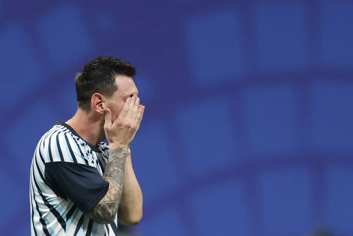 سبب بكاء ميسي رغم تأهل الأرجنتين لدور الثمانية في كأس العالم