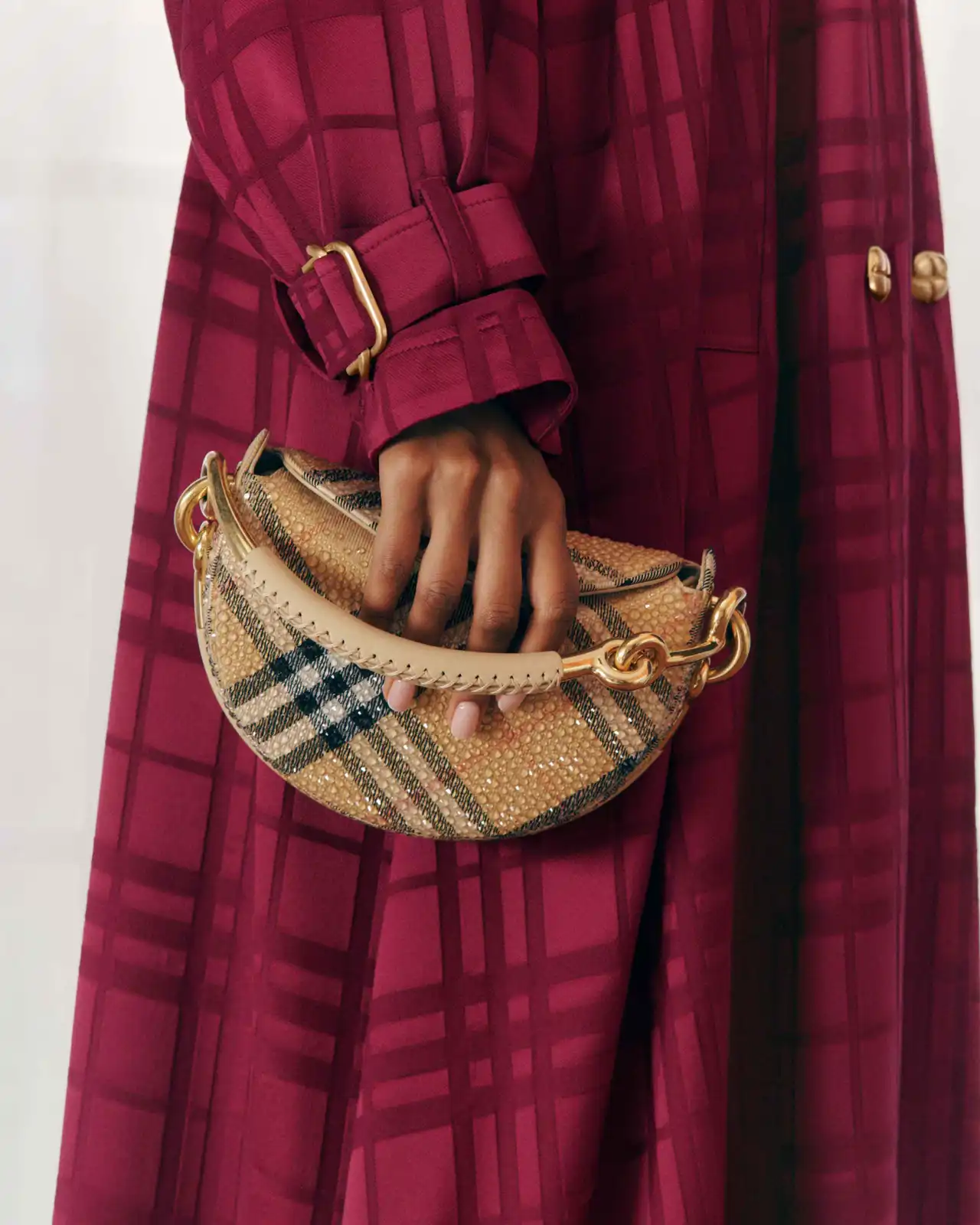 إكسسوارات رمضان الحصرية من BURBERRY