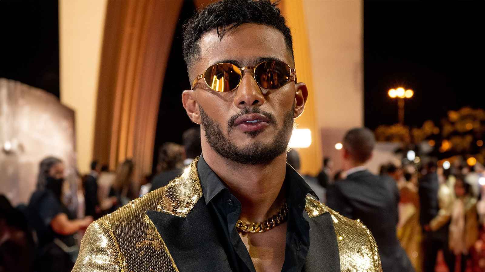 الفنان المصري محمد رمضان يعتذر من الشاب