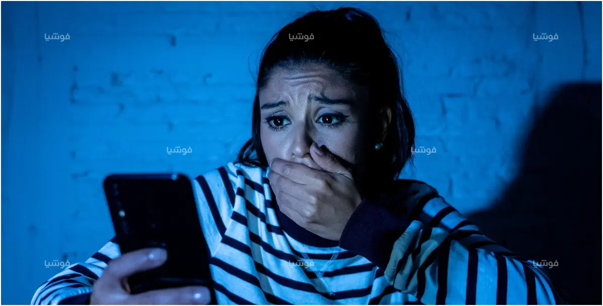 عراقية تبتز شقيقتها بنشرها الخاصة على إنستغرام.. ما قصتهما؟