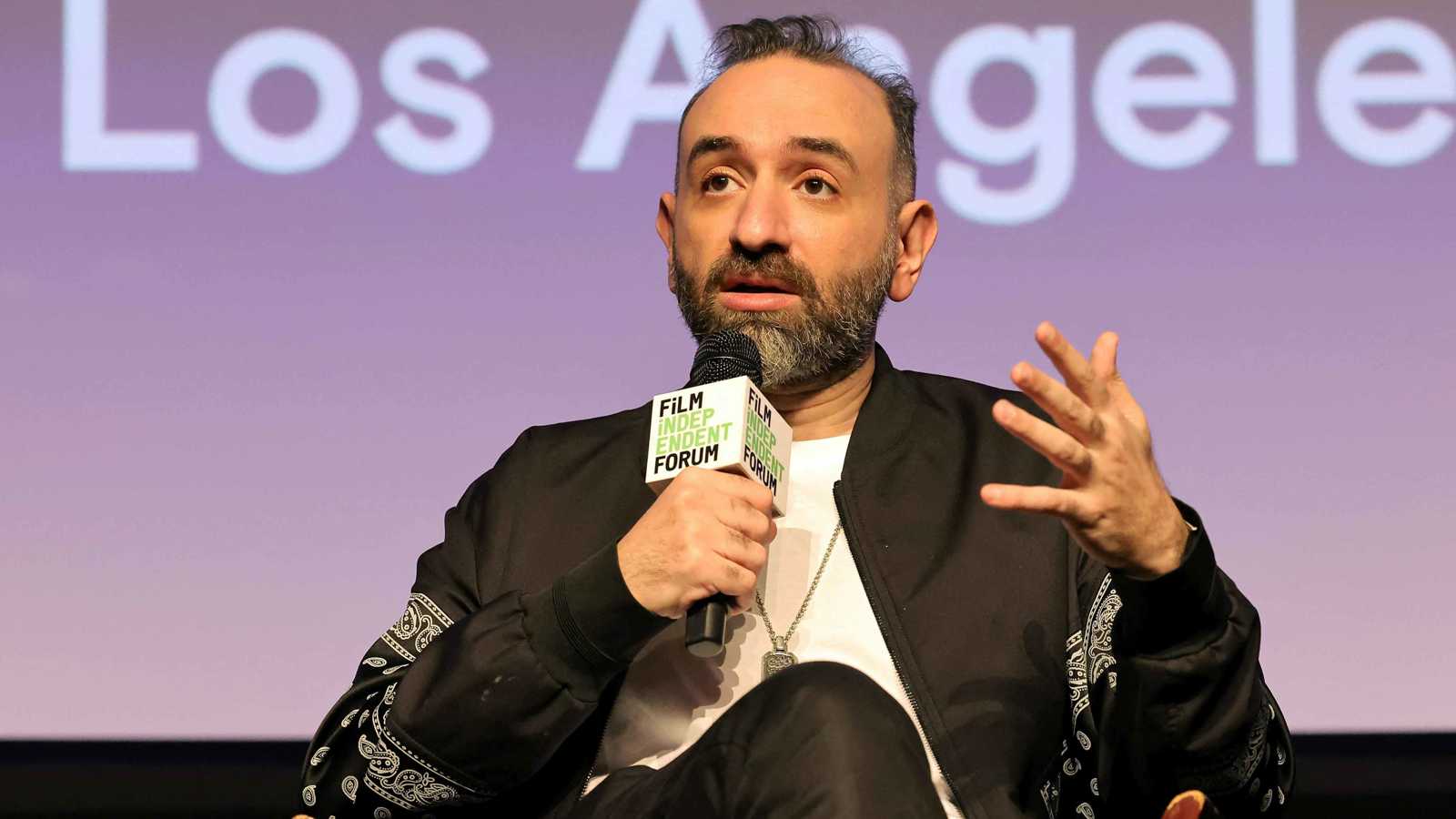 عمرو سلامة يشيد بفيلم "إذما": بكيت في المشهد نفسه مرتين