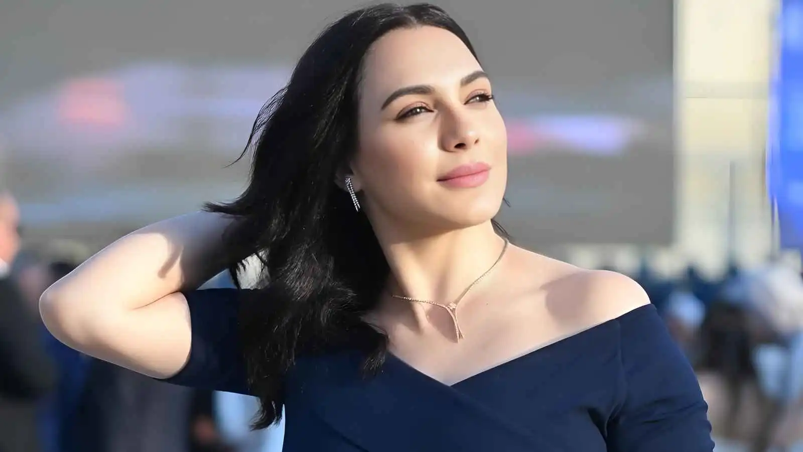 سلاف فواخرجي تحتفل بعيد ميلادها في مدينة ألعاب