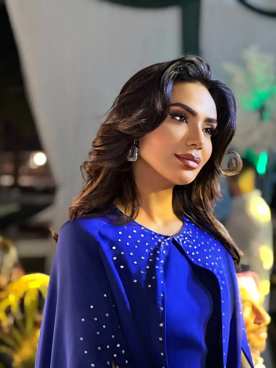 "كلام هوانم" يعيد لبنى عبدالعزيز إلى الكوميديا بشخصية صحفية