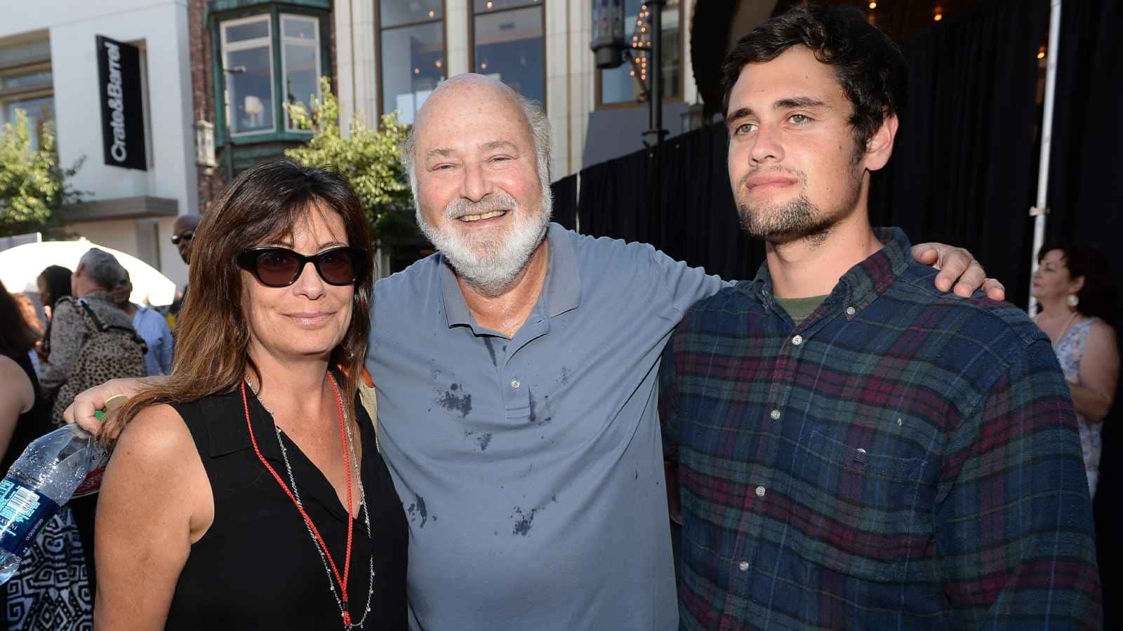نيك راينر يطارد ثروة والديه بعد اتهامه بقتلهما