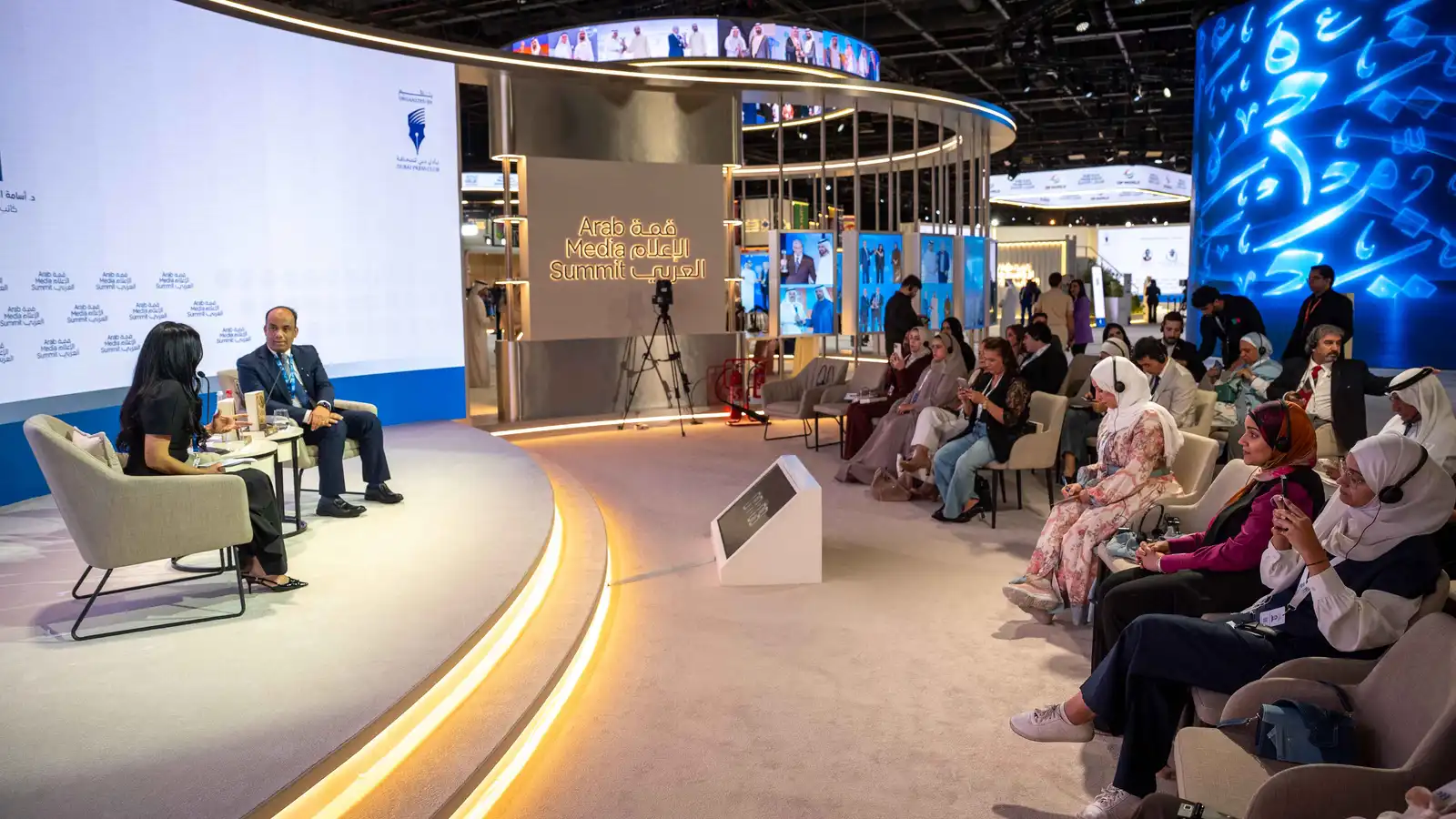 "قمة الإعلام العربي" تناقش تأثير الذكاء الاصطناعي على الرواية