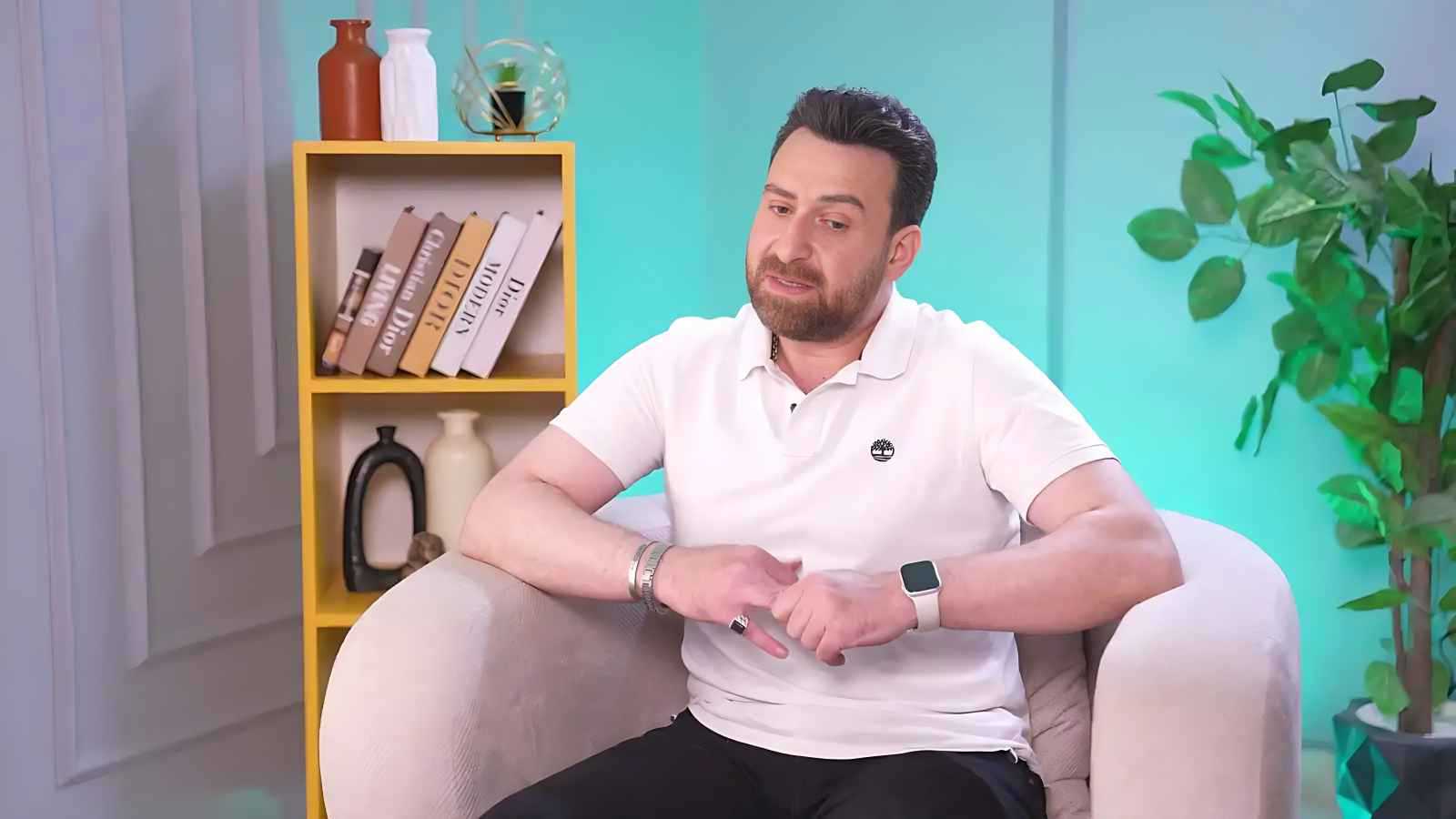نضال الشافعي يشيع والدته إلى مثواها الأخير