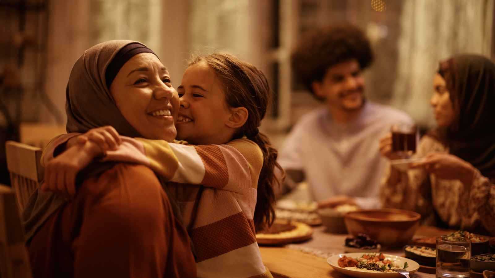 دروس رمضانية للعلاقات الأسرية