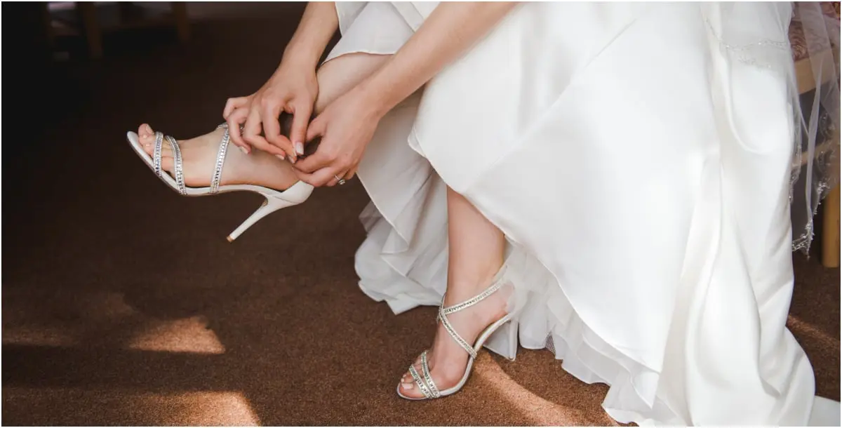 أحذيةٌ "مريحة" وبألوان زاهية تُناسب عروس 2019!