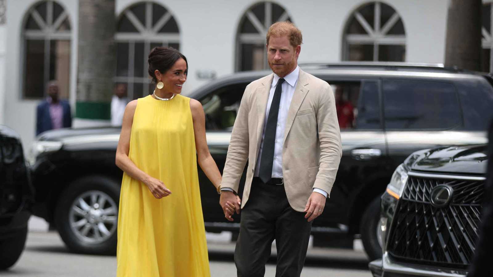 أولاد هاري وميغان يفاجآنهما باستقبال خاص بعد عودتهما من أستراليا 