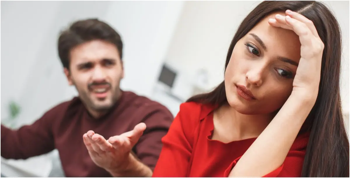 5 عبارات تدل على معاناة شريككِ من مشكلة "ثقة بالنفس"