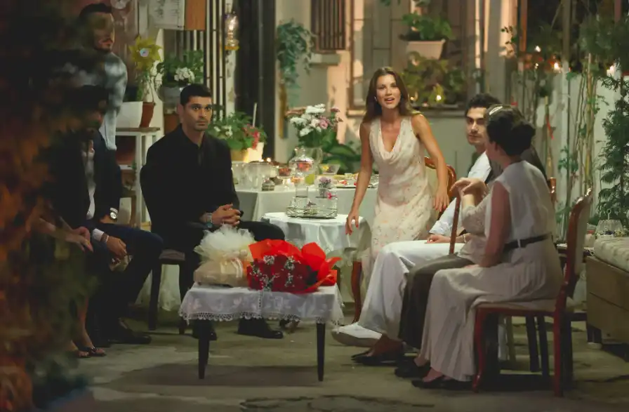 الحلقة 12 من مسلسل "إسطنبول رأسًا على عقب"