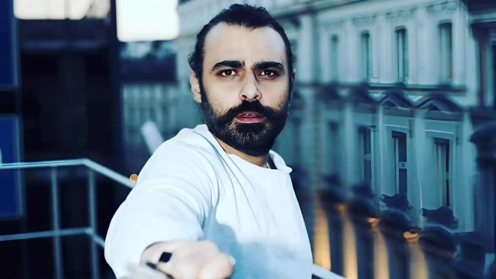 مجد فضة ينضم رسميًا إلى بطولة مسلسل "حب أعمى" (خاص)