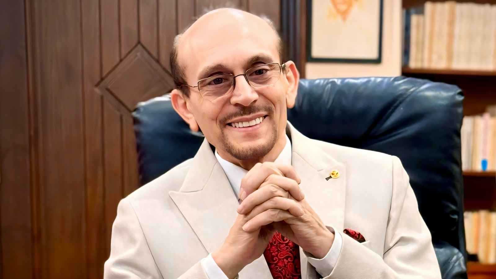 هكذا علق محمد صبحي على كليب تامر حسني "كان ياما كان" (خاص)
