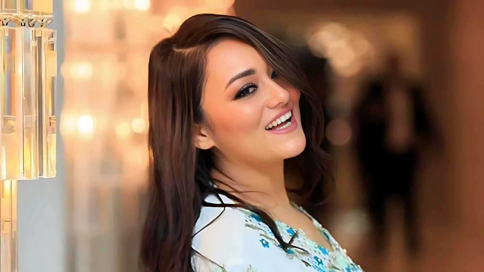 تعليق راندا البحيري على تجاهل أمير كرارة طلب سهام جلال
