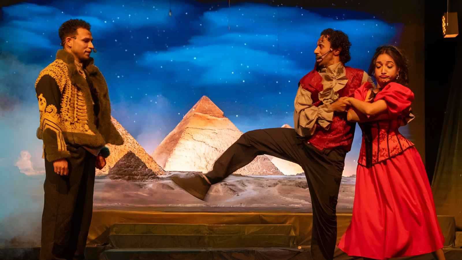 مهرجان المسرح العالمي بالقاهرة يكرّم أفضل العروض الجامعية 