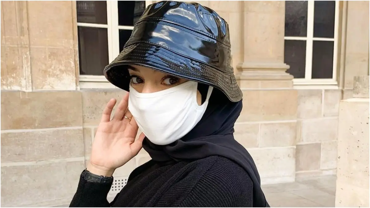 زوجة عثمان ديمبلي المغربية.. ترفض إظهار وجهها وتستعرض ملابس المحجبات