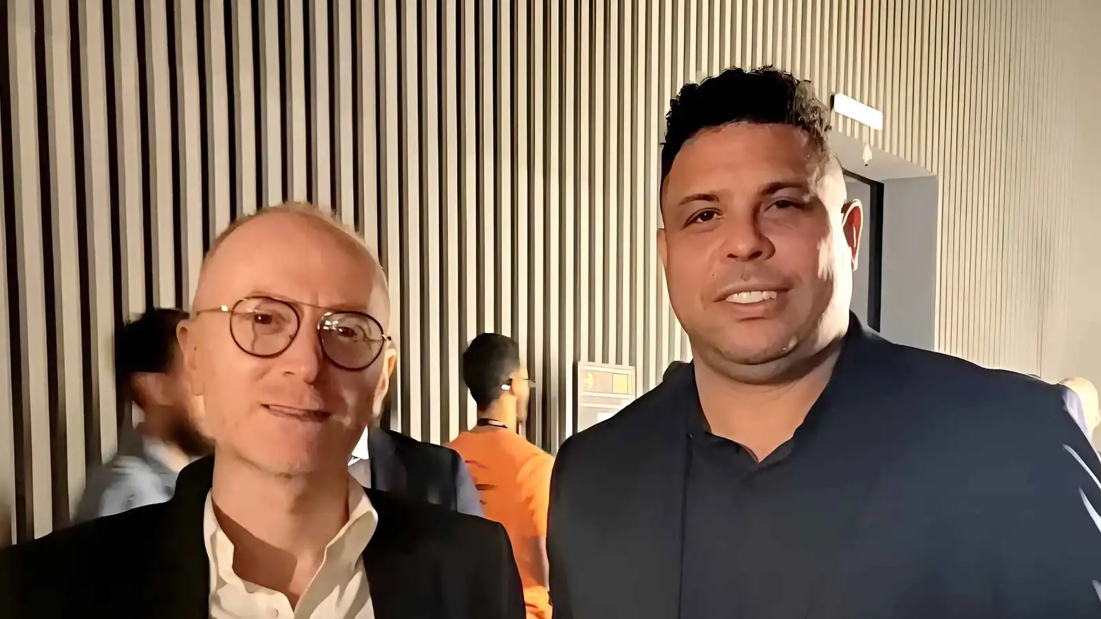 مصطفى الخاني يجتمع مع رونالدو ولويس فيغو في الرياض