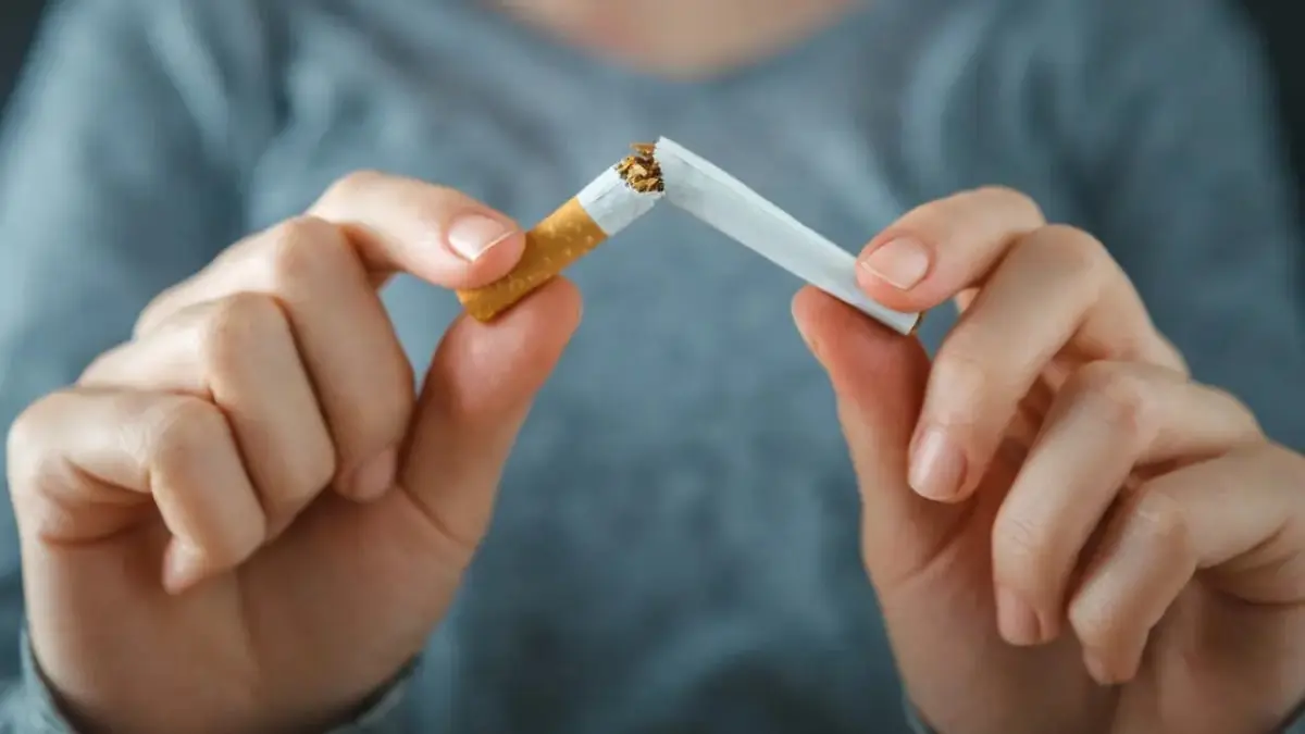 طبيب يعرض عبر "فوشيا" خطة للإقلاع عن التدخين في رمضان