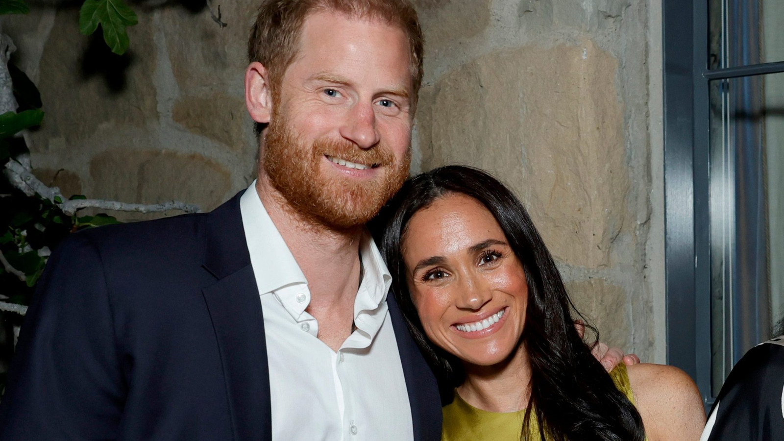 هاري وميغان يتألقان في حفل "نتفليكس" رغم العاصفة القانونية 