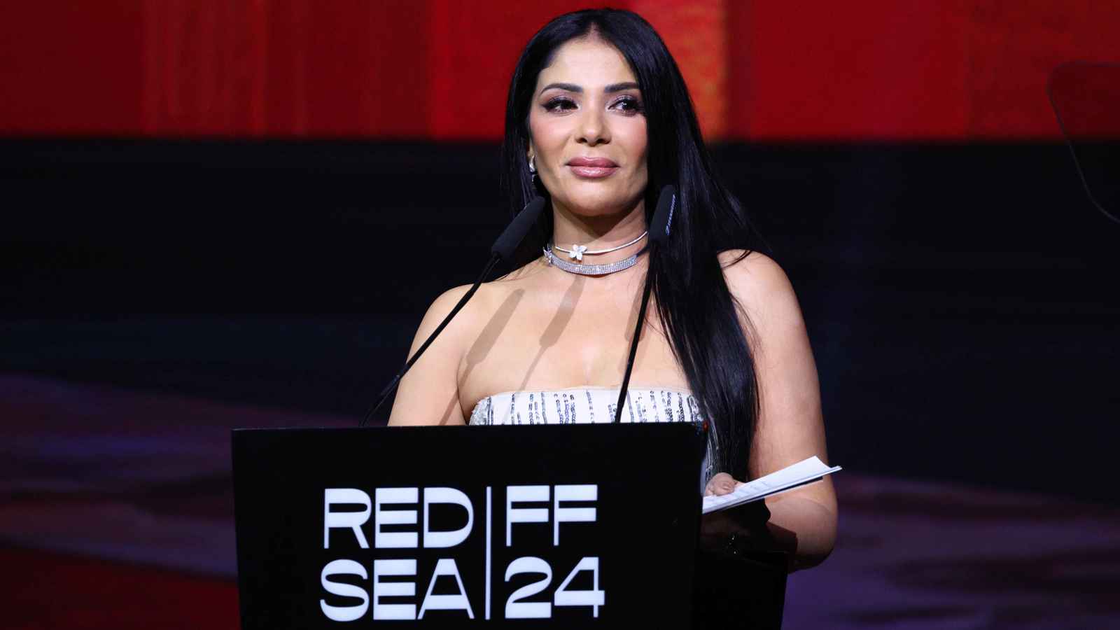 منى زكي في مهرجان البحر الأحمر السينمائي 2024
