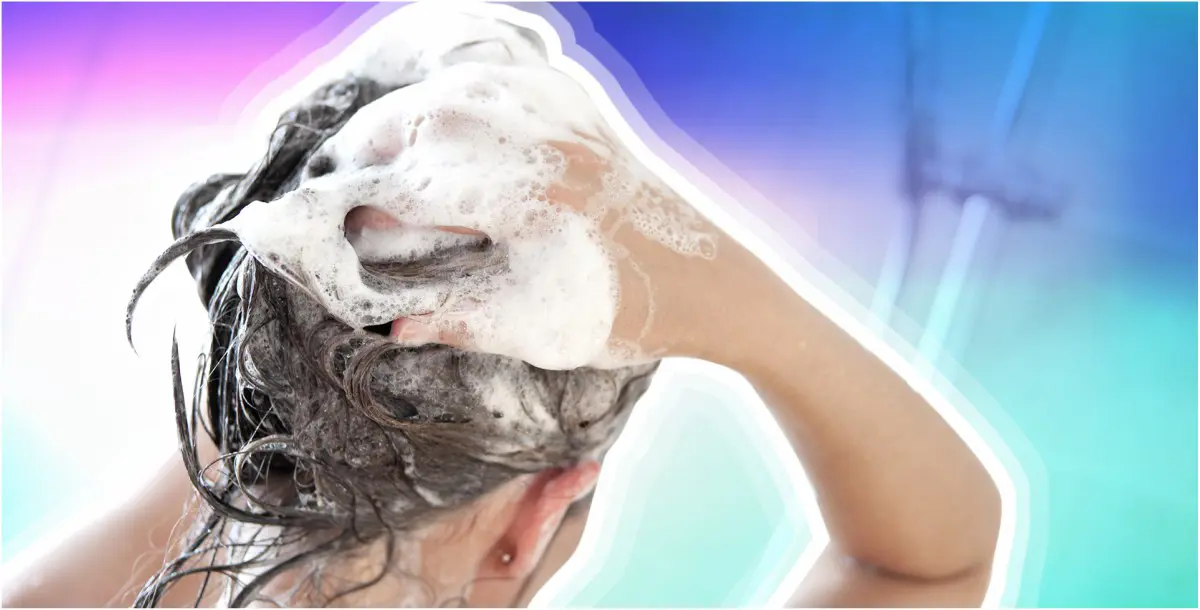 ما هي أفضل طريقة لغسل الشعر؟.. تعرّفي عليها!