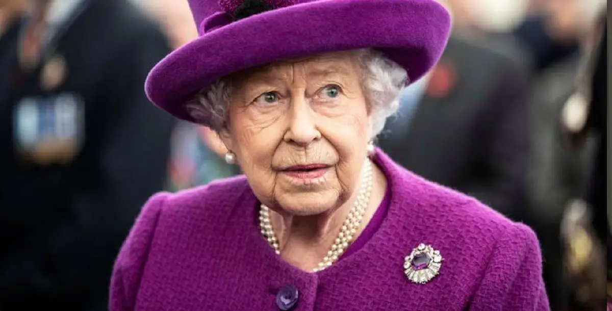 بروش الملكة إليزابيث يضم أكبر ماسة في العالم