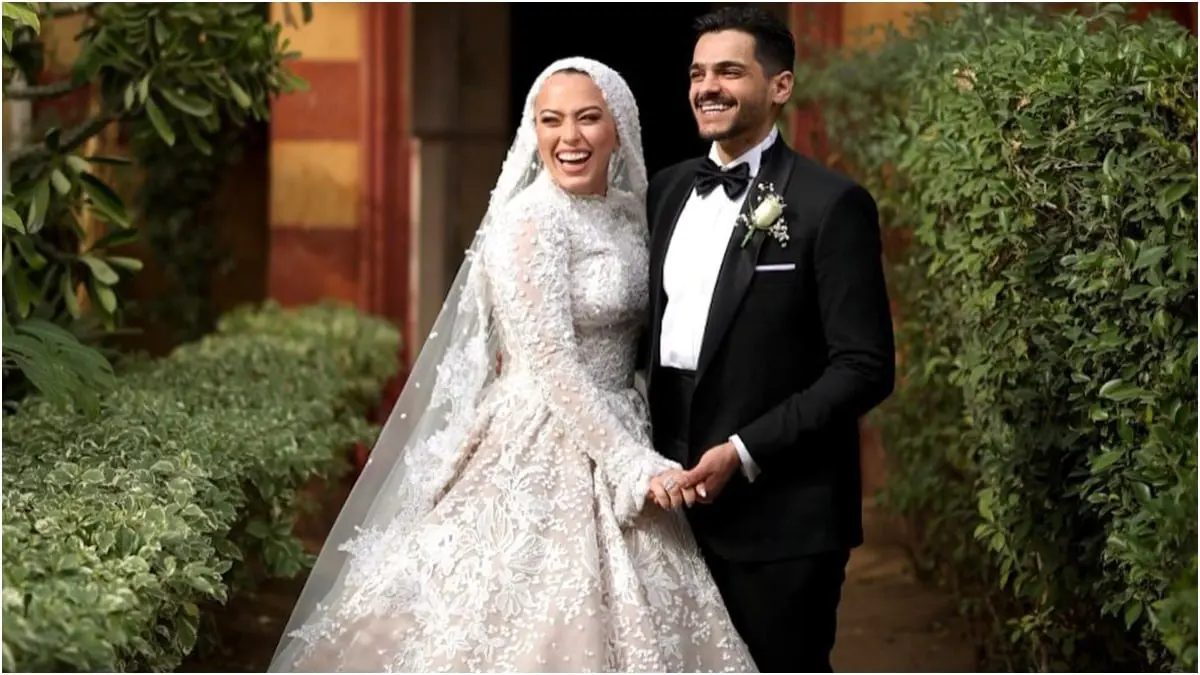 مشهد مؤثر بين عبدالرحمن أبو زهرة وحفيدته في حفل زفافها