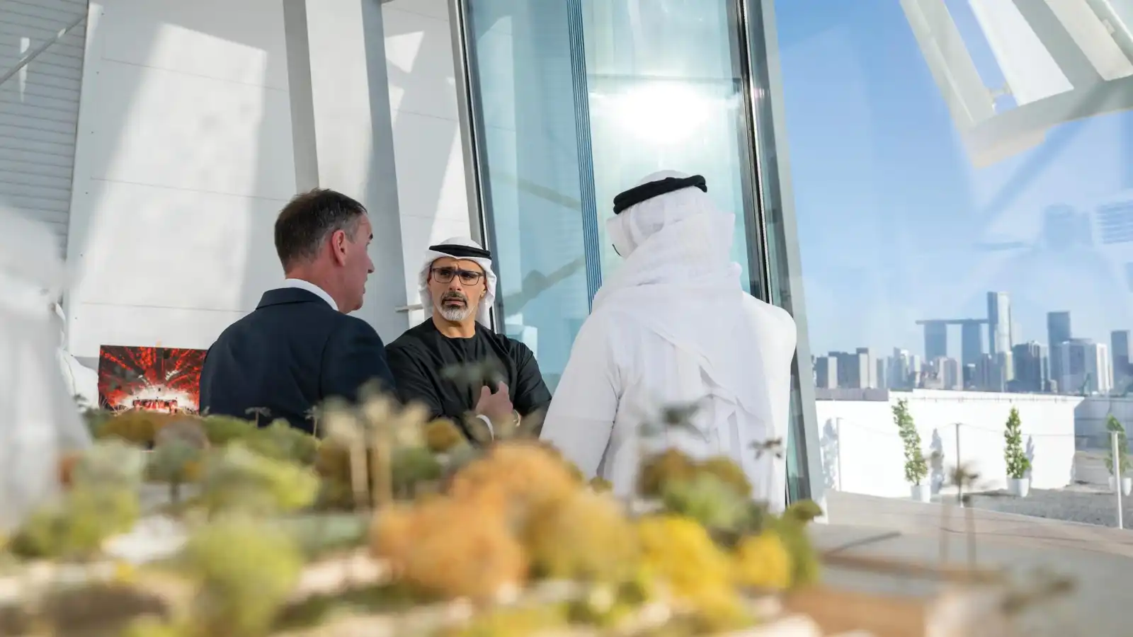 خالد بن محمد بن زايد يشهد إطلاق مشروع "دار الفنون أبوظبي"