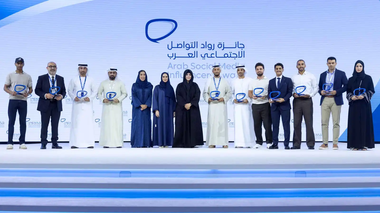 الفائزون بجوائز رواد التواصل الاجتماعي العرب  في قمة الإعلام العربي 2026