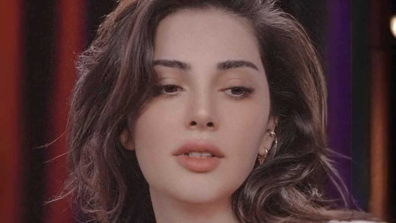 دنيز باغداش تكشف عن عنف زوجي مروّع: خنقني أمام ابني