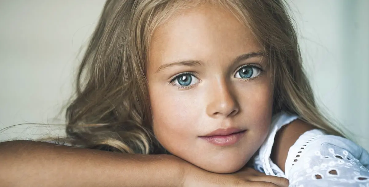بيمينوفا.. عشر سنوات لكنها "أجمل فتاة في العالم"