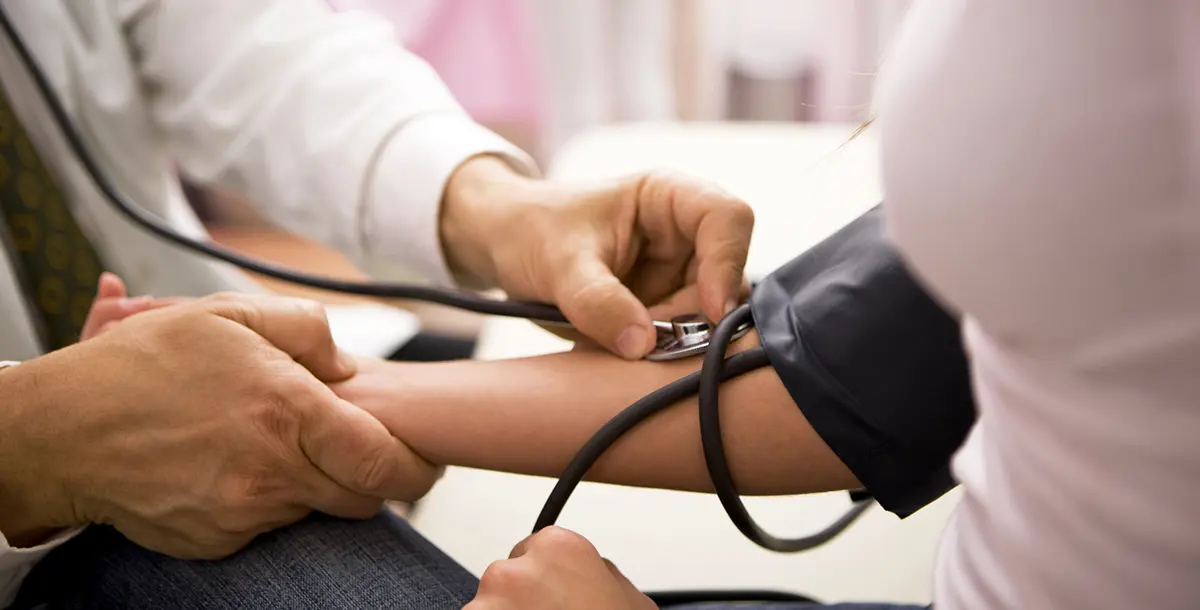 انخفاض ضغط الدم بشكل حاد يؤثر على الكبد