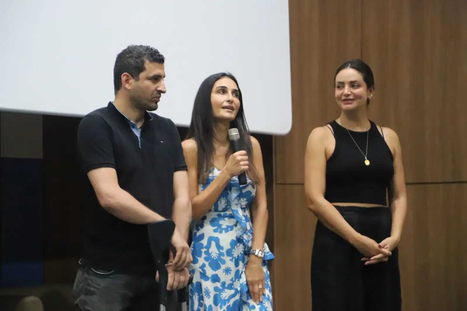 فاطمة ناصر تطلق عروض فيلم برزخ في تونس